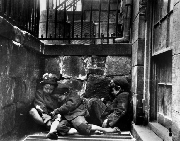 Children sleeping in Mulberry Street (1890) Art